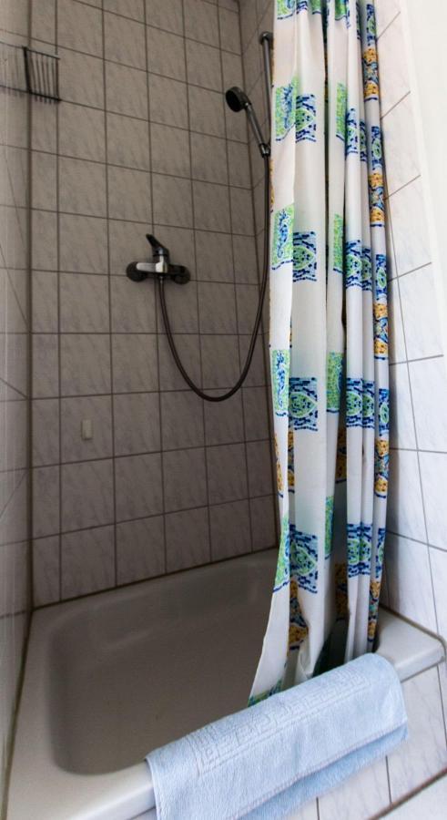 Ferienwohnungen-Neue-Tiefe-Wohnung-Kleiderbuegel Neue Tiefe Fehmarn Extérieur photo