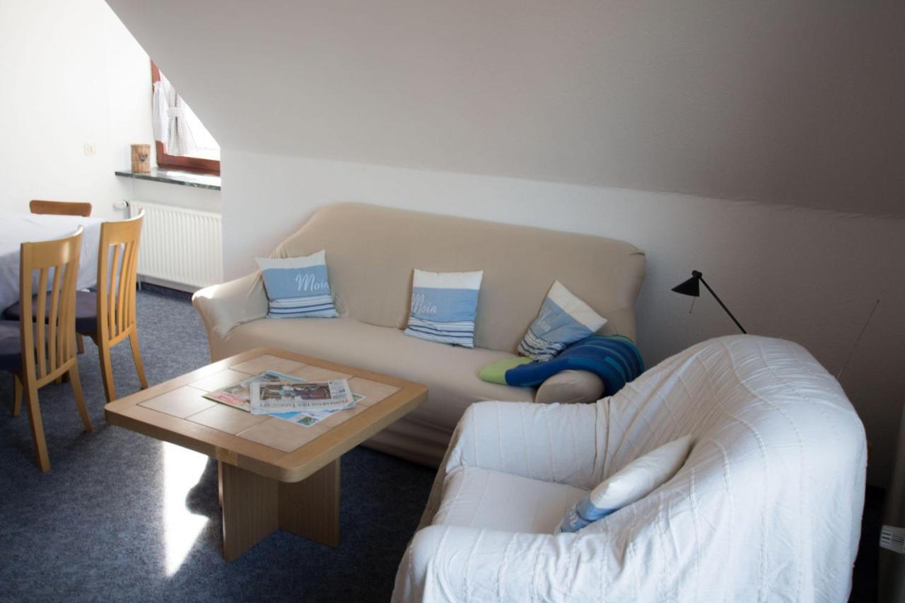 Ferienwohnungen-Neue-Tiefe-Wohnung-Kleiderbuegel Neue Tiefe Fehmarn Extérieur photo