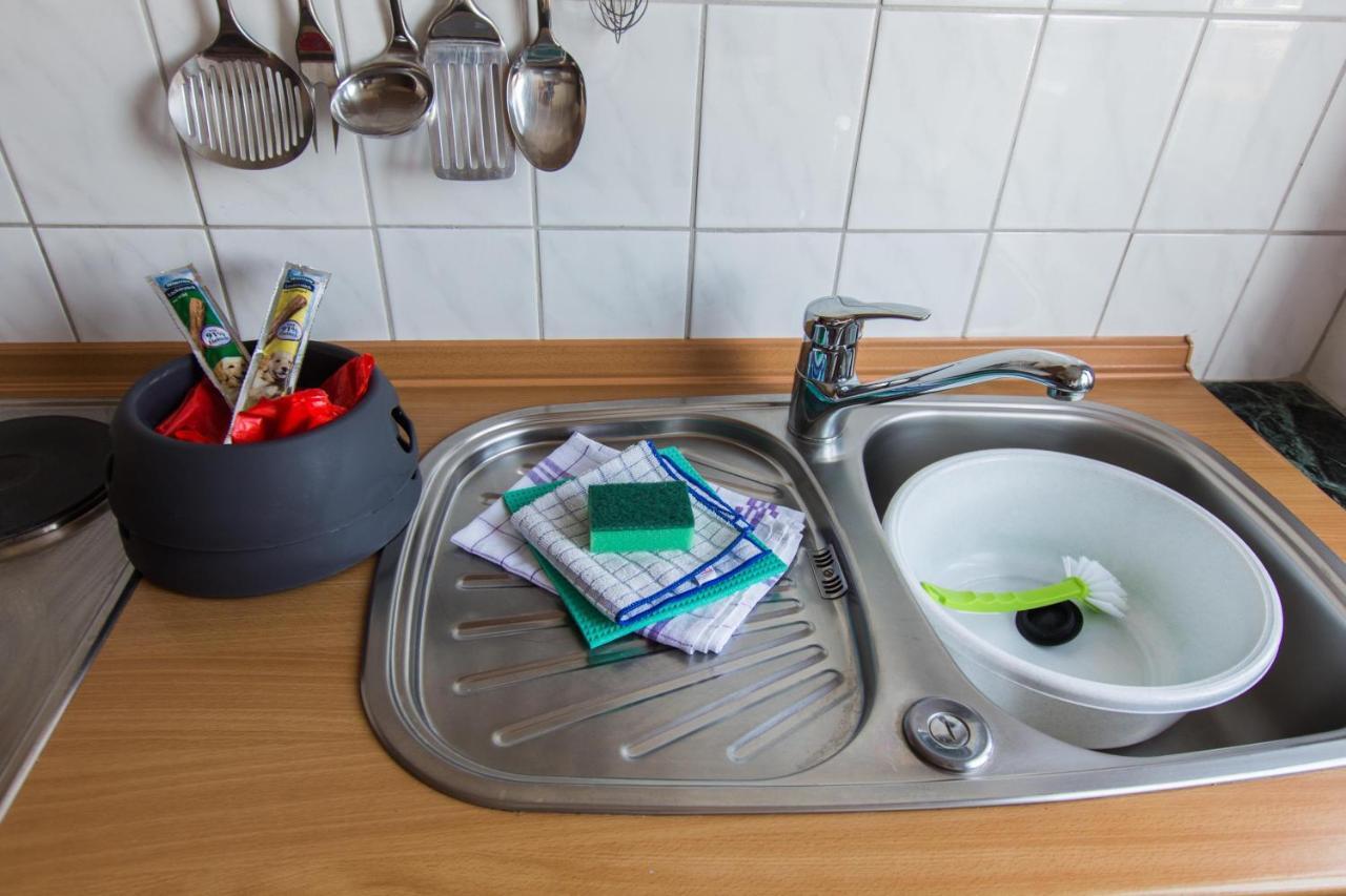 Ferienwohnungen-Neue-Tiefe-Wohnung-Kleiderbuegel Neue Tiefe Fehmarn Extérieur photo